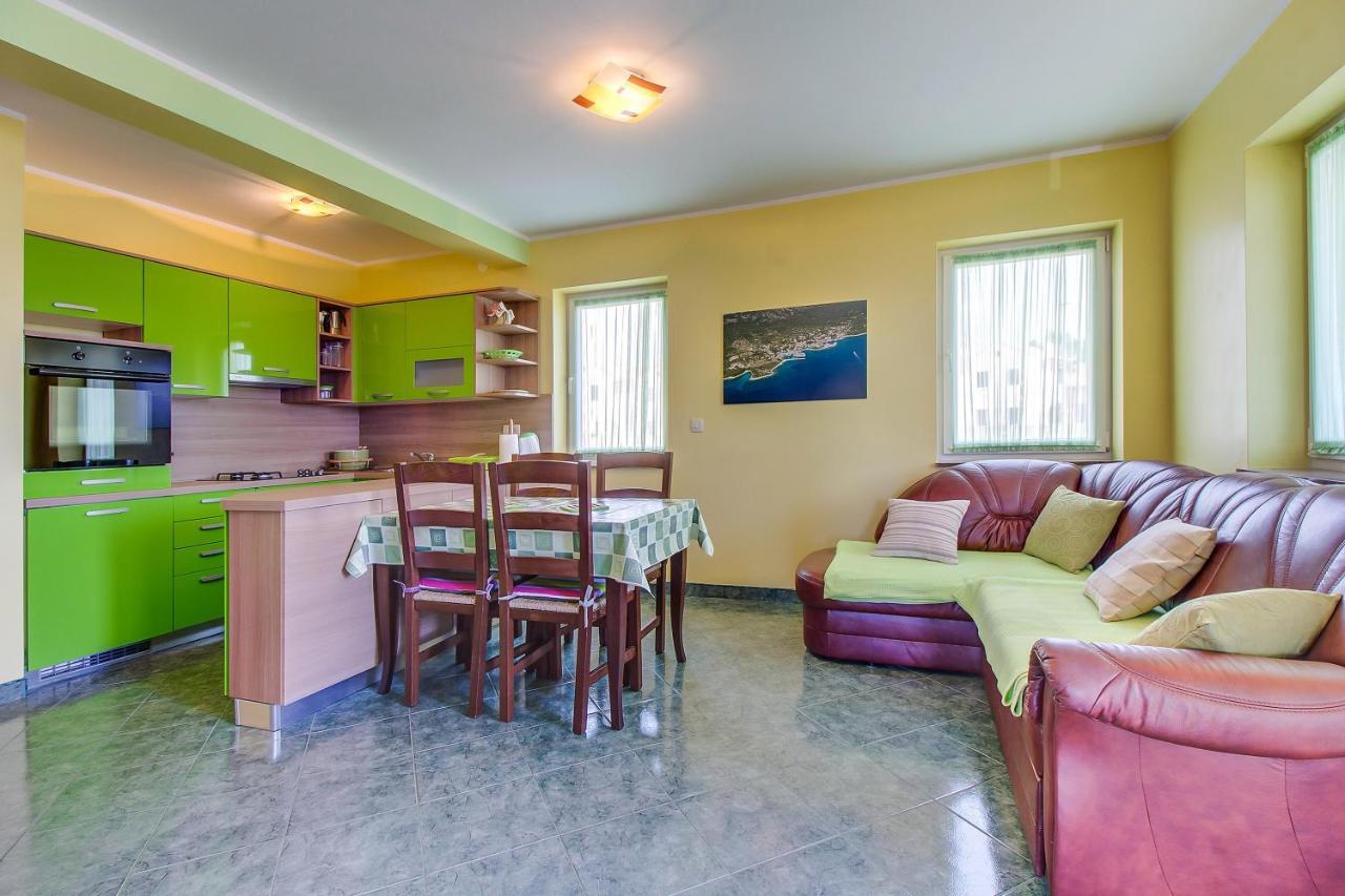 Apartments And Rooms By The Sea Nerezine, Losinj - 11815 Exteriér fotografie