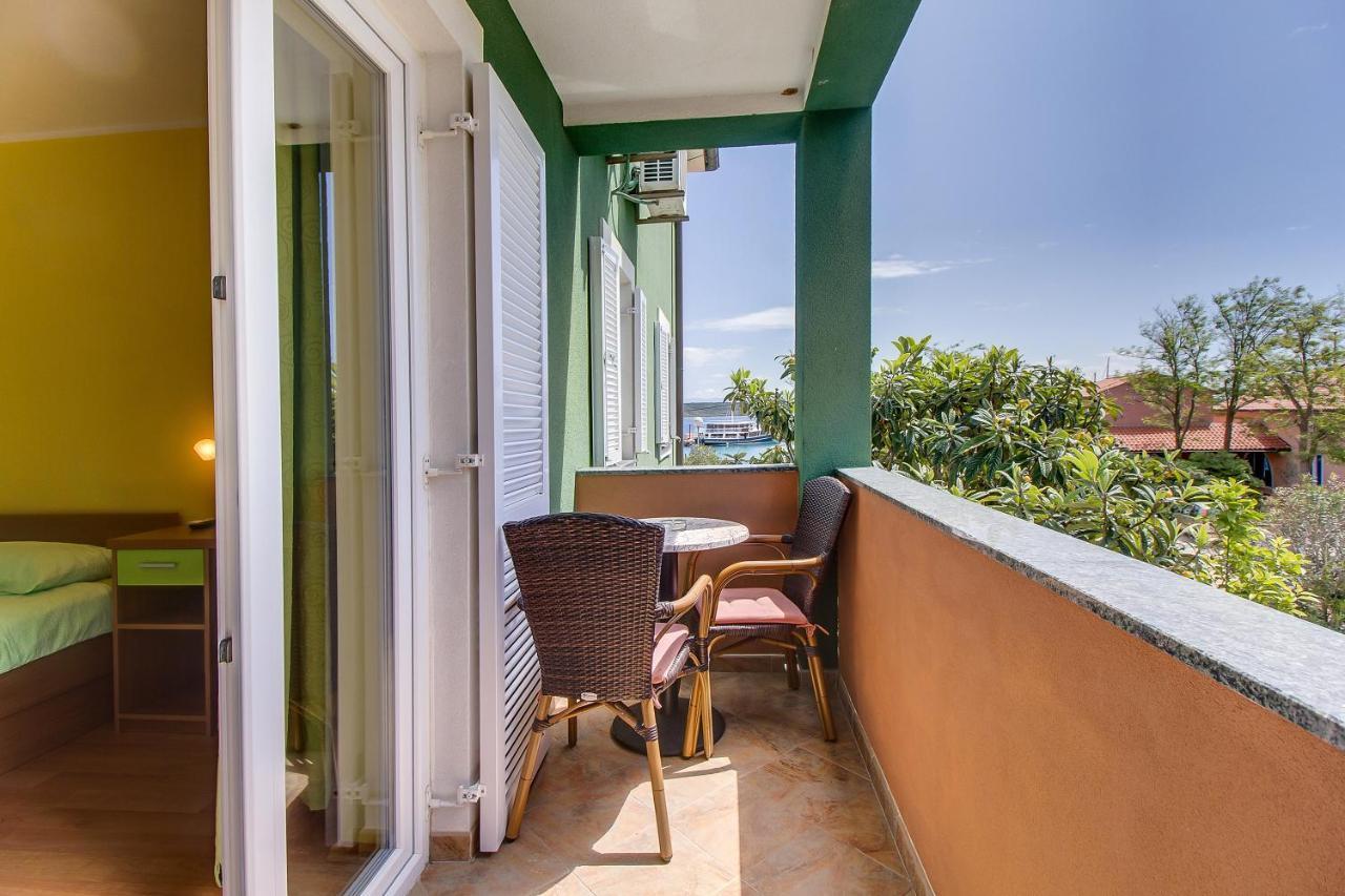 Apartments And Rooms By The Sea Nerezine, Losinj - 11815 Exteriér fotografie