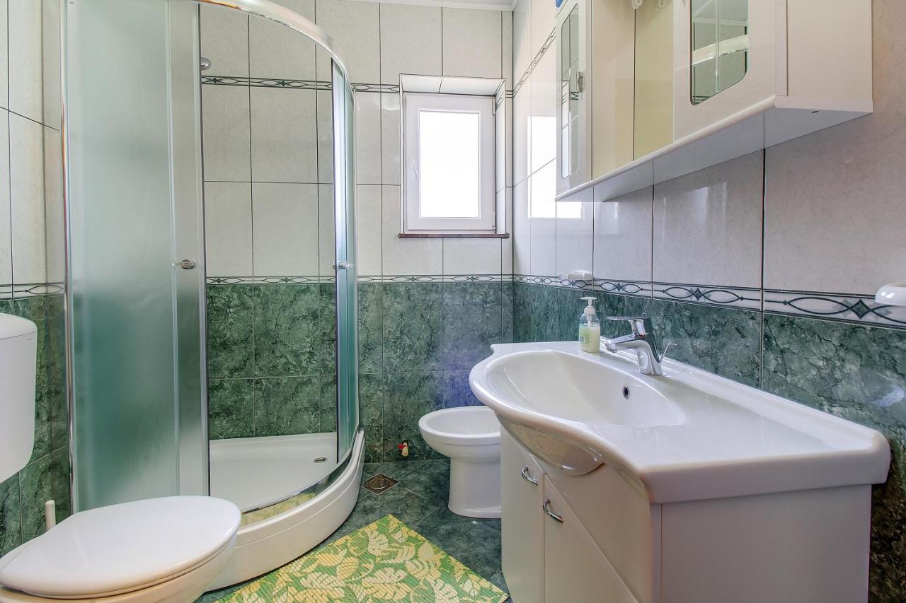 Apartments And Rooms By The Sea Nerezine, Losinj - 11815 Exteriér fotografie