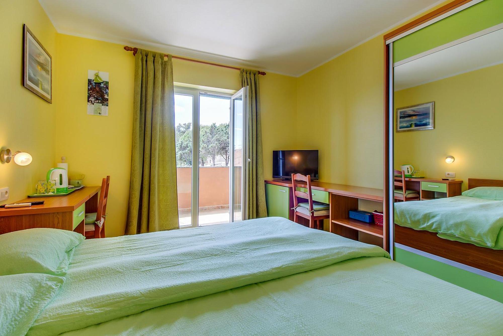 Apartments And Rooms By The Sea Nerezine, Losinj - 11815 Pokoj fotografie