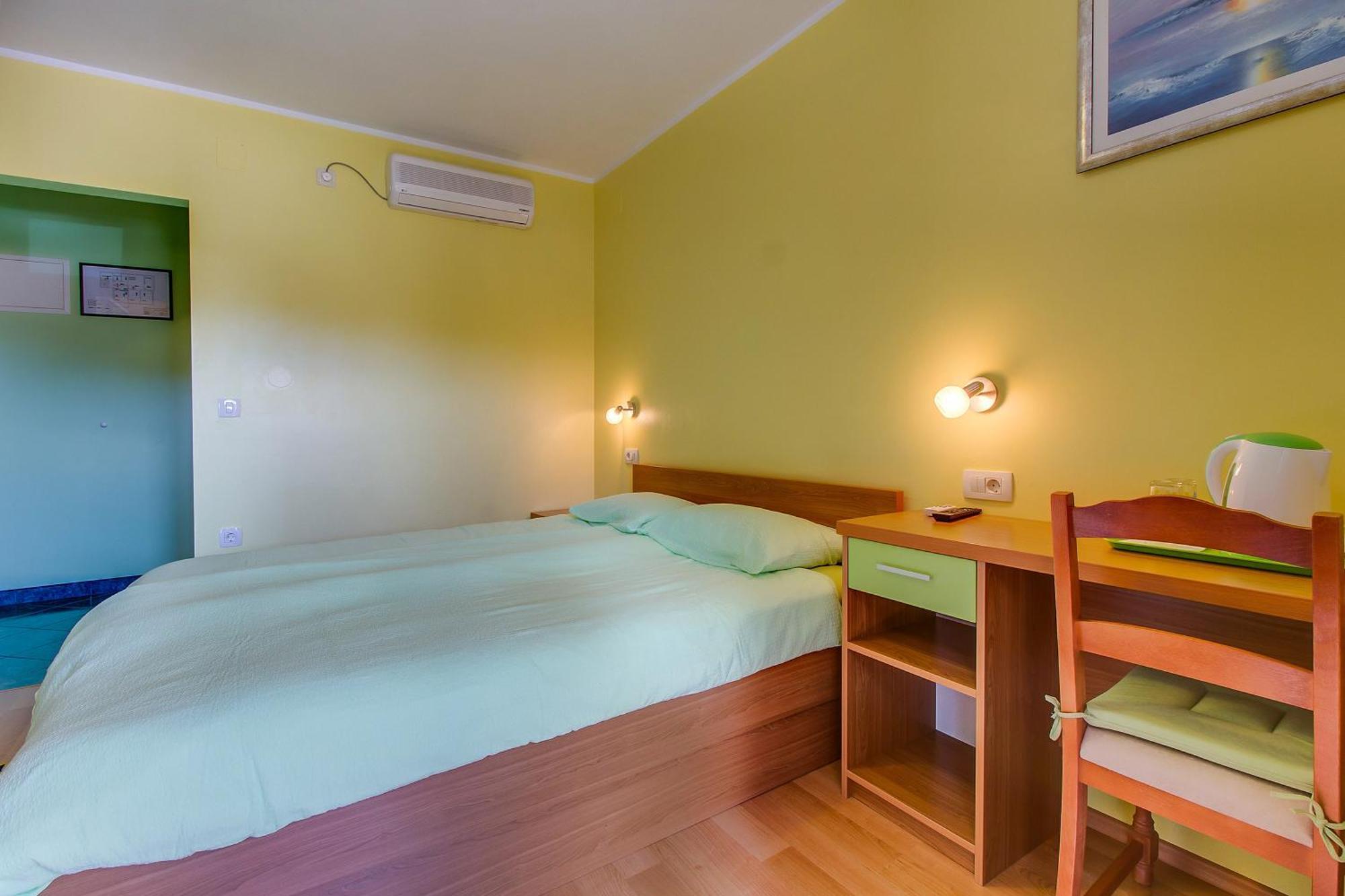 Apartments And Rooms By The Sea Nerezine, Losinj - 11815 Pokoj fotografie